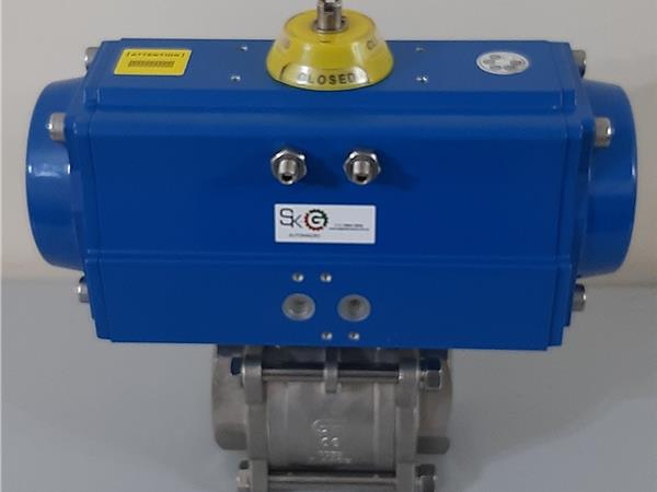 VÁLVULA ESFÉRICA TRIPARTIDA EM INOX  2" NPT COM ATUADOR PNEUMÁTICO SIMPLES AÇÃO RETORNO MOLA